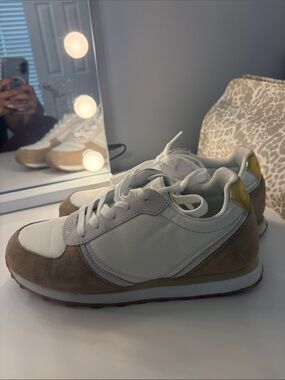 J crew City Sneakers